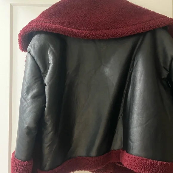 PrettyLittleThing Burgundy and Black Teddy Jacket - Picture 6 of 8